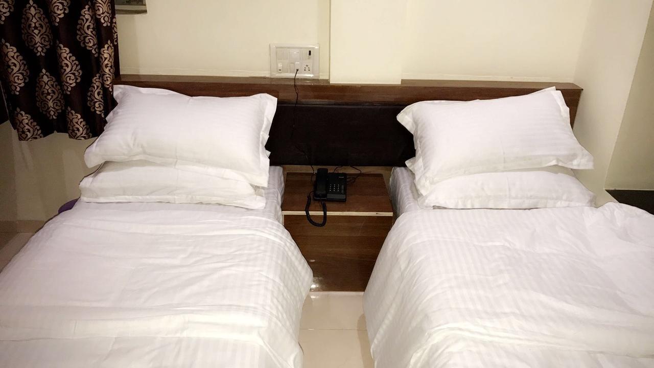 Akshara Residency Hotel Mumbai Exterior photo